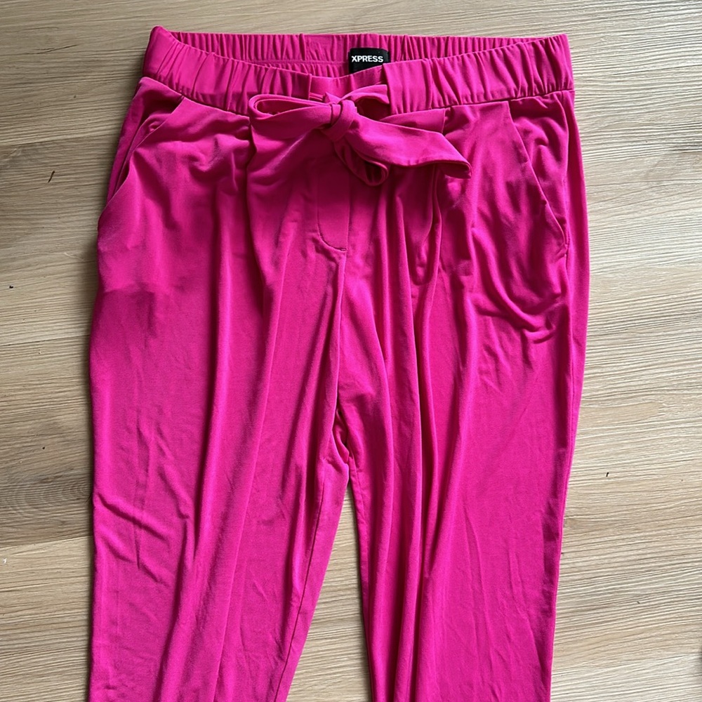 Express pink light weight ankle pants with pockets